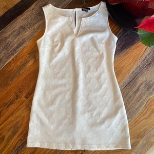 Le Chateau Women’s Polka Dot Tunic Top